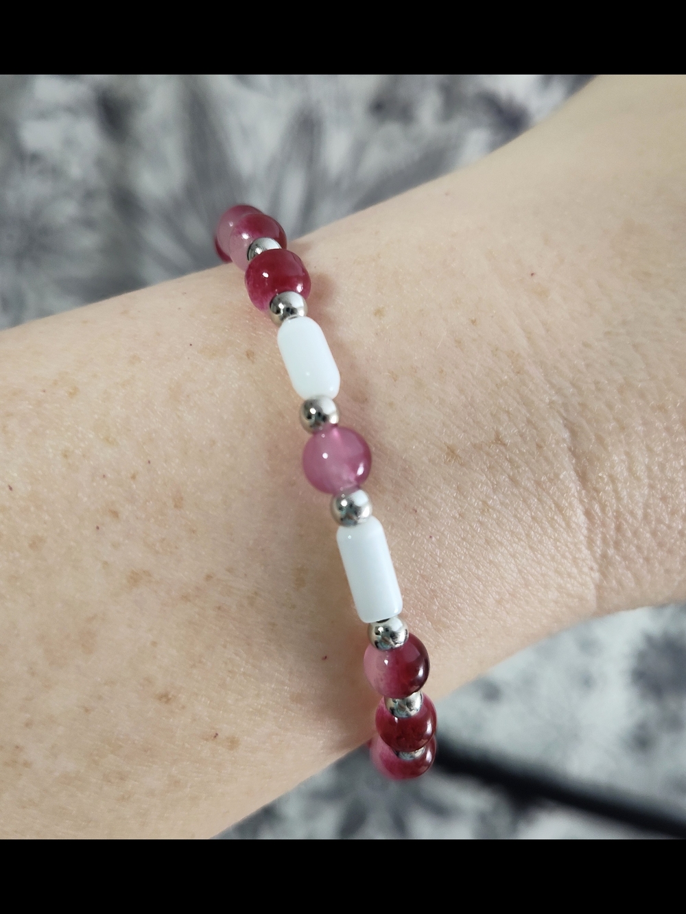 Red And Pink Beaded Stretch Bracelet with White Accent Beads - Picture 3 of 8